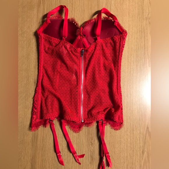 Victoria’s Secret red lace bustier - Picture 2 of 3